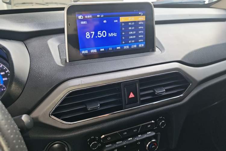 Used Dongfeng Fengon S560 2019 1.8L Manual Urban Model Audio And AC Panel