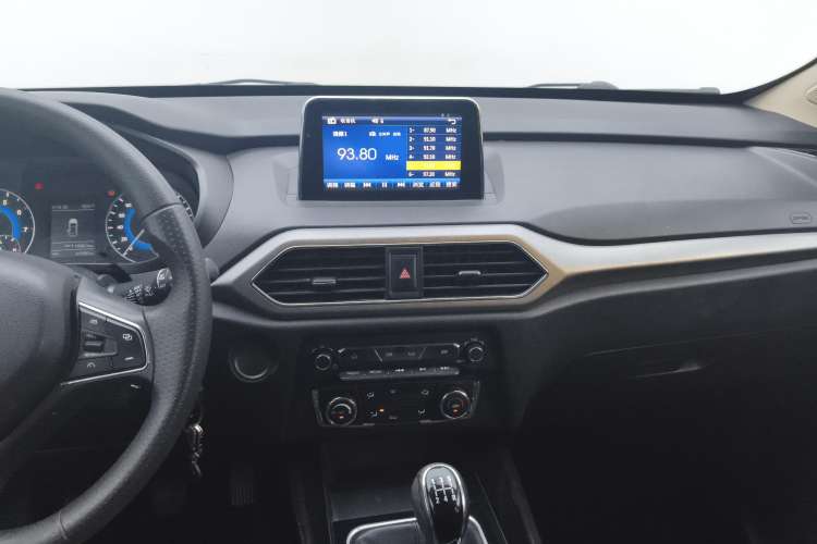 Used Dongfeng Fengon S560 2019 1.8L Manual Urban Model Audio And AC Panel