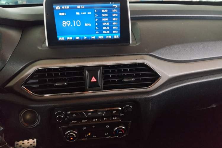 Used Dongfeng Fengon S560 2019 1.8L CVT Elite Model Audio And AC Panel