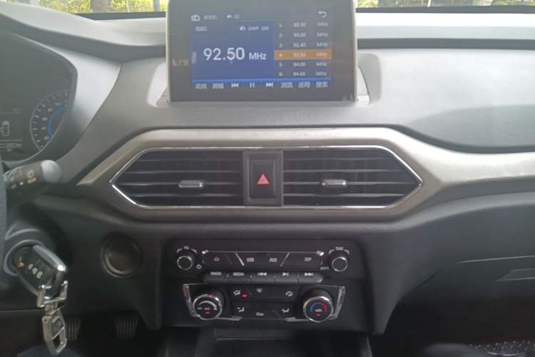 Used Dongfeng Fengon S560 2019 1.8L Manual Urban Model Audio And AC Panel