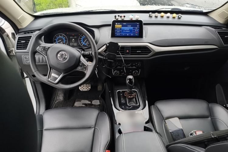 Used Dongfeng Fengon S560 2019 1.8L CVT Elite Model Center Console