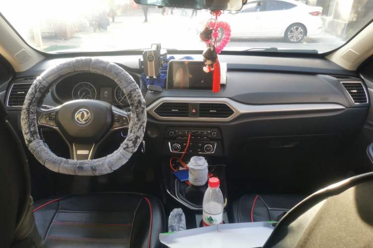 Used Dongfeng Fengon S560 2019 1.8L Manual Urban Model Center Console