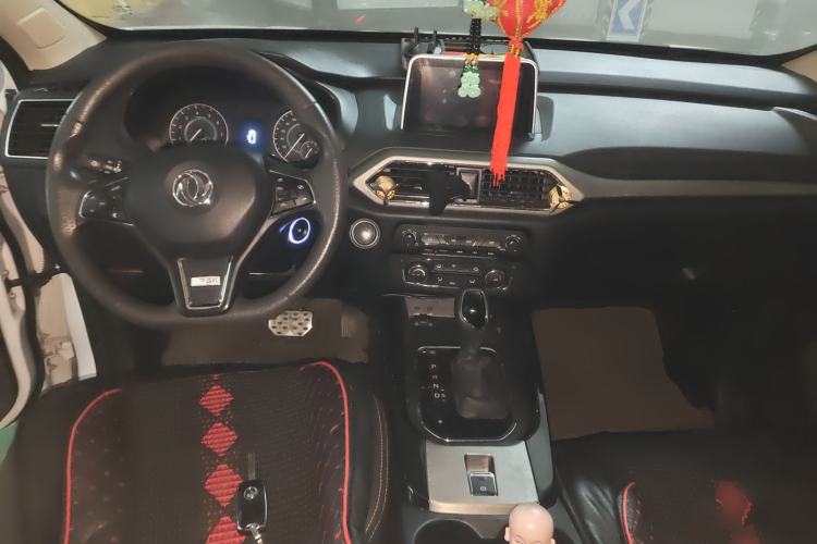 Used Dongfeng Fengon S560 2019 1.8L CVT Elite Model Center Console