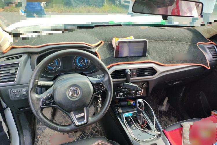Used Dongfeng Fengon S560 2019 1.8L CVT Elite Model Center Console