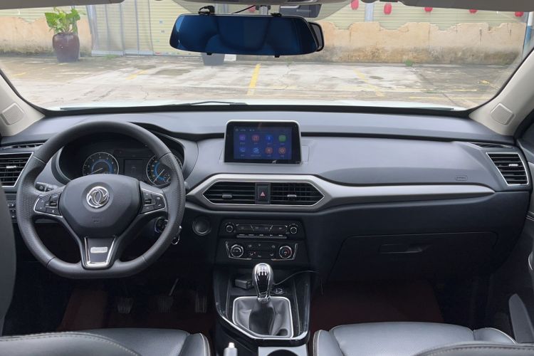 Used Dongfeng Fengon S560 2019 1.8L Manual Urban Model Center Console