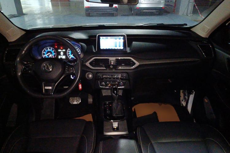 Used Dongfeng Fengon S560 2019 1.8L CVT Elite Model Center Console