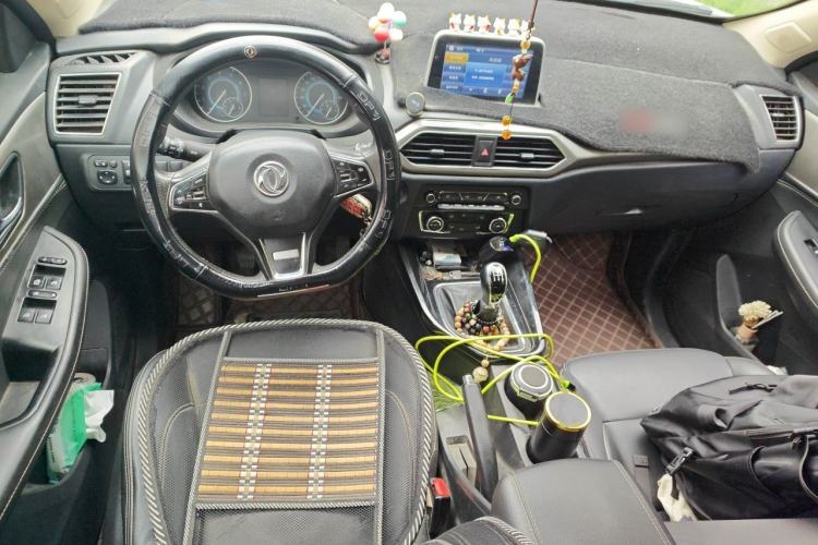 Used Dongfeng Fengon S560 2019 1.8L Manual Urban Model Center Console