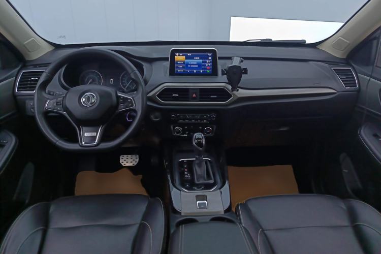 Used Dongfeng Fengon S560 2019 1.8L CVT Elite Model Center Console