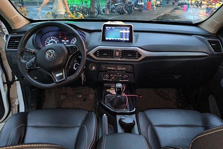 Used Dongfeng Fengon S560 2019 1.8L Manual Urban Model Center Console