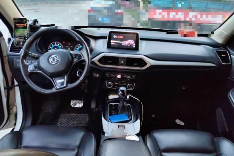 Used Dongfeng Fengon S560 2019 1.8L CVT Elite Model Center Console