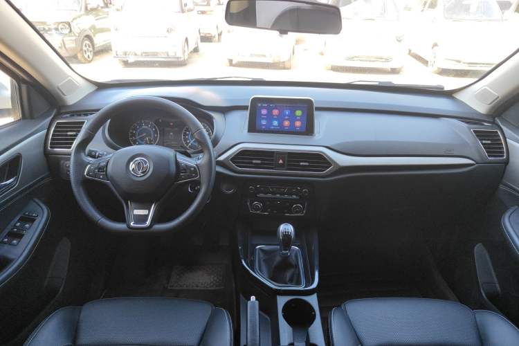 Used Dongfeng Fengon S560 2019 1.8L Manual Urban Model Center Console