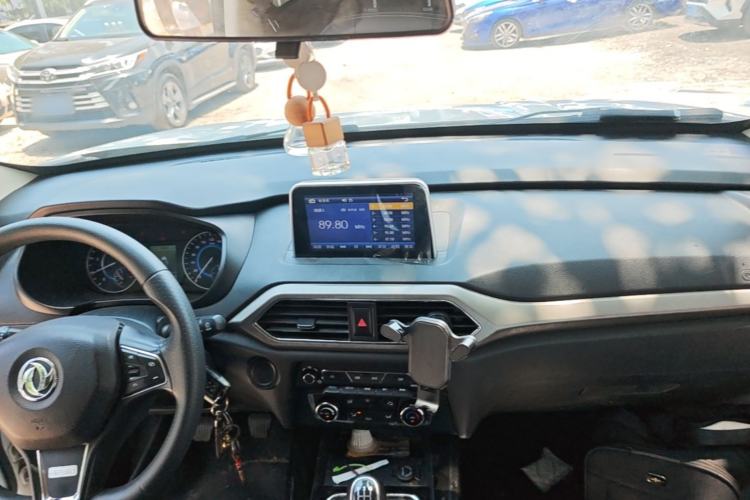 Used Dongfeng Fengon S560 2019 1.8L Manual Urban Model Center Console