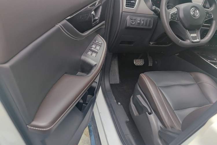 Used Dongfeng Fengon S560 2019 1.8L CVT Comfort Edition Driver Seat