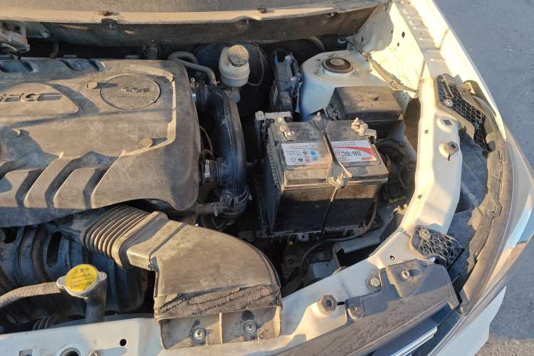Used Dongfeng Fengon S560 2019 1.8L CVT Elite Model Engine Bay Left