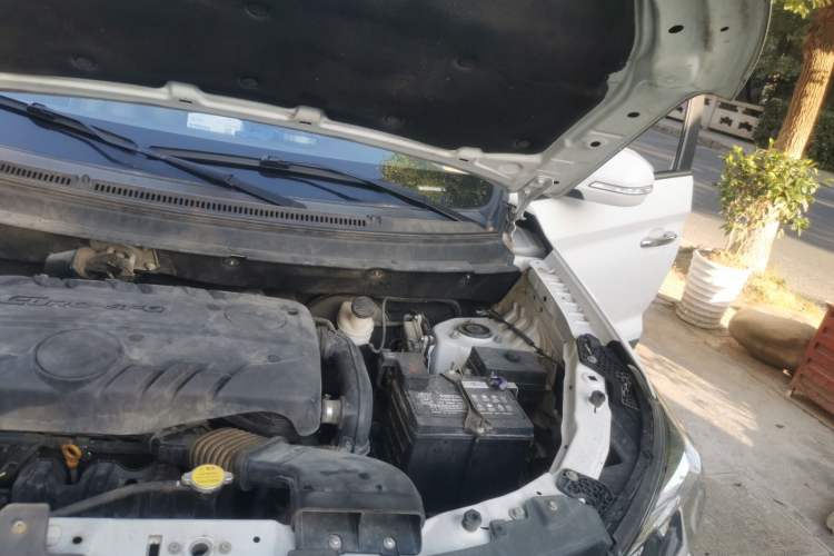 Used Dongfeng Fengon S560 2019 1.8L Manual Urban Model Engine Bay Left