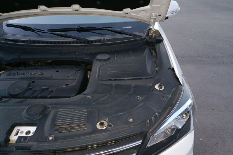 Used Dongfeng Fengon S560 2019 1.8L CVT Comfort Edition Engine Bay Left