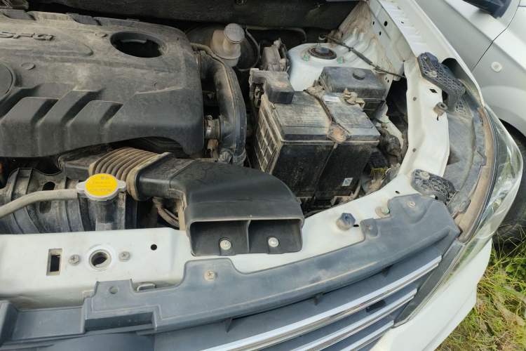 Used Dongfeng Fengon S560 2019 1.8L CVT Elite Model Engine Bay Left