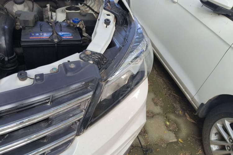Used Dongfeng Fengon S560 2019 1.8L CVT Elite Model Engine Bay Left