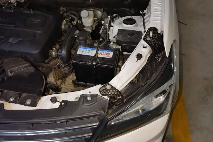 Used Dongfeng Fengon S560 2019 1.8L Manual Urban Model Engine Bay Left