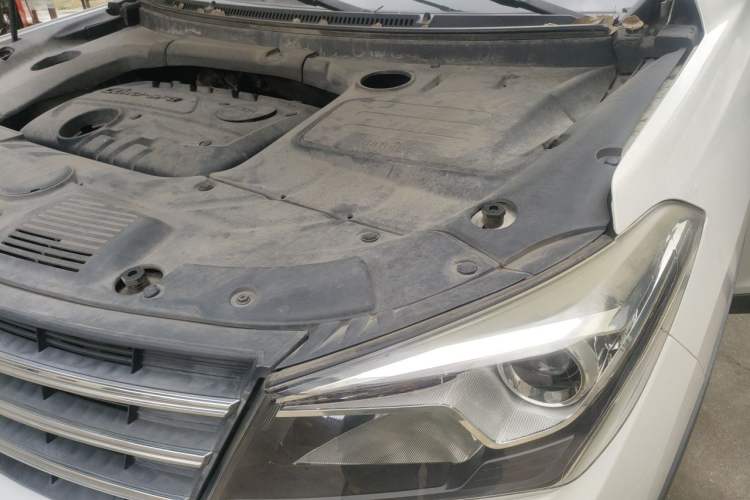Used Dongfeng Fengon S560 2019 1.8L CVT Comfort Edition Engine Bay Left