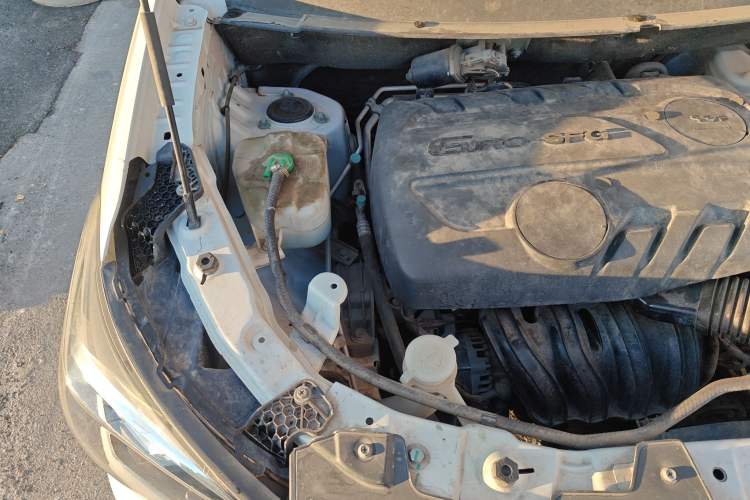 Used Dongfeng Fengon S560 2019 1.8L CVT Elite Model Engine Bay Right