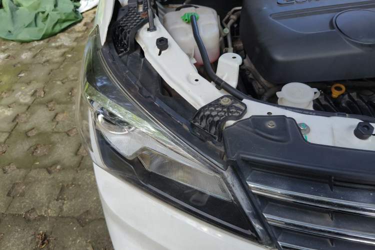 Used Dongfeng Fengon S560 2019 1.8L CVT Elite Model Engine Bay Right