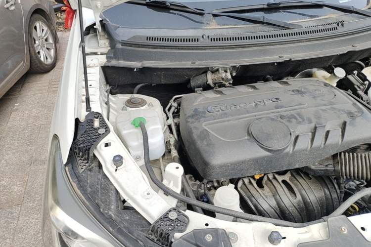 Used Dongfeng Fengon S560 2019 1.8L CVT Elite Model Engine Bay Right