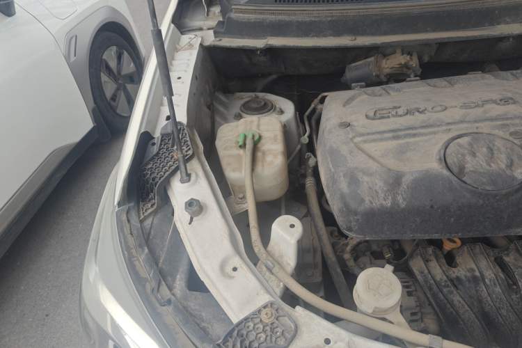 Used Dongfeng Fengon S560 2019 1.8L Manual Urban Model Engine Bay Right