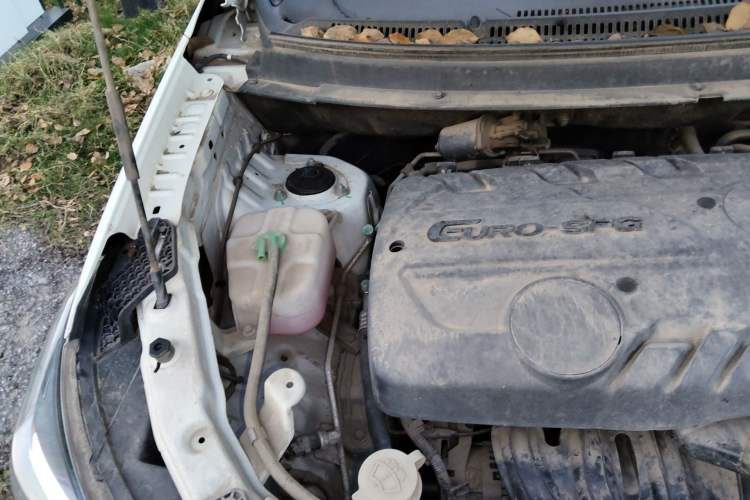 Used Dongfeng Fengon S560 2019 1.8L CVT Elite Model Engine Bay Right