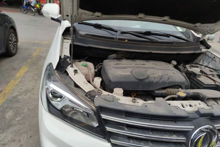 Used Dongfeng Fengon S560 2019 1.8L CVT Elite Model Engine Bay Right
