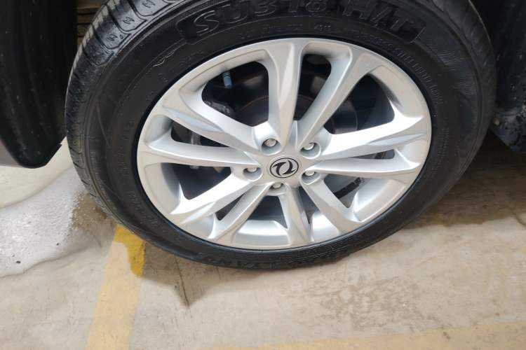 Used Dongfeng Fengon S560 2019 1.8L CVT Elite Model Exterior 2