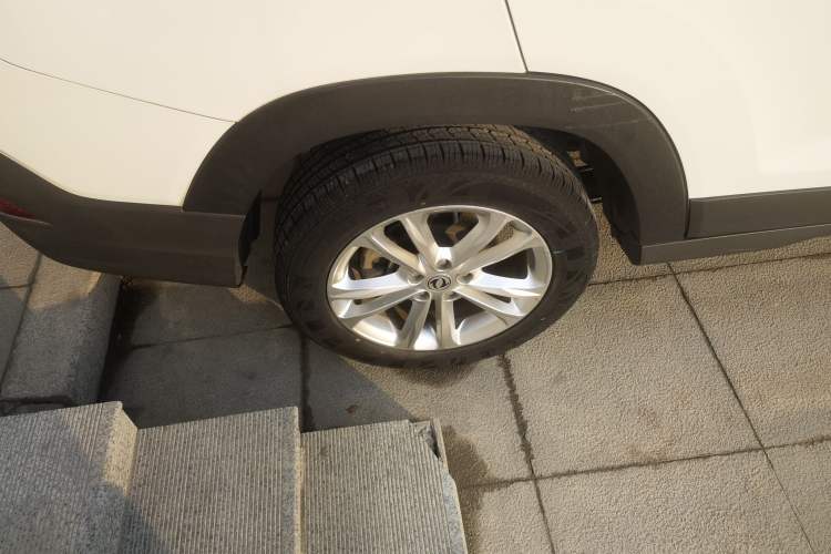 Used Dongfeng Fengon S560 2019 1.8L CVT Elite Model Exterior 8