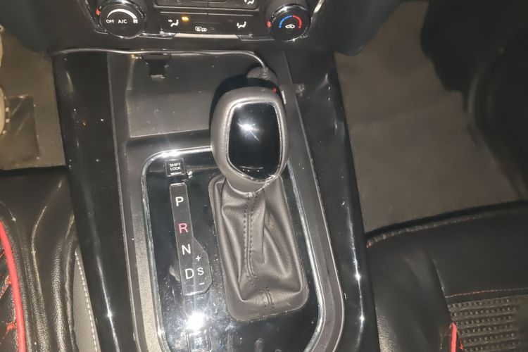 Used Dongfeng Fengon S560 2019 1.8L CVT Elite Model Gear Lever