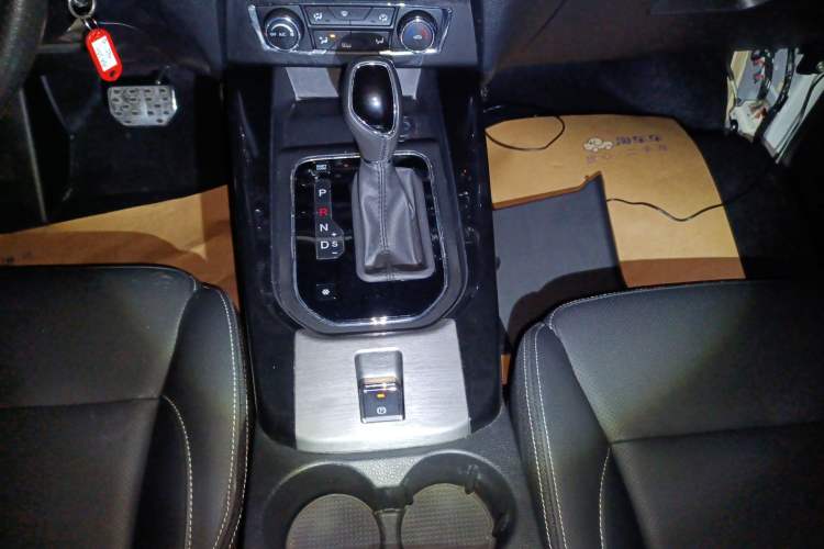 Used Dongfeng Fengon S560 2019 1.8L CVT Elite Model Gear Lever