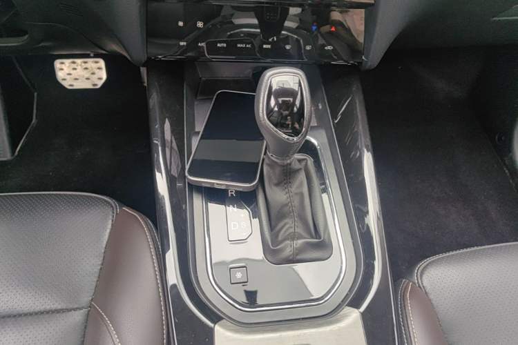Used Dongfeng Fengon S560 2019 1.8L CVT Comfort Edition Gear Lever