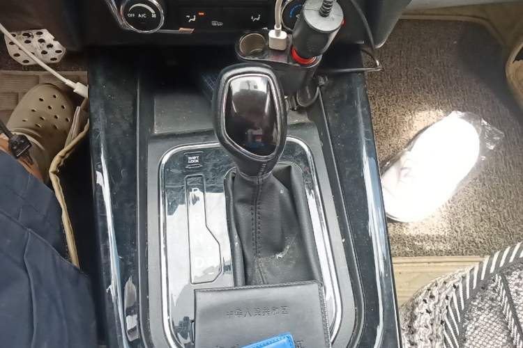 Used Dongfeng Fengon S560 2019 1.8L CVT Elite Model Gear Lever