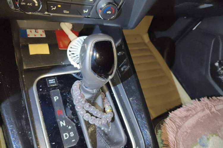Used Dongfeng Fengon S560 2019 1.8L CVT Elite Model Gear Lever