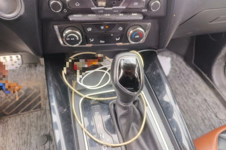 Used Dongfeng Fengon S560 2019 1.8L CVT Elite Model Gear Lever