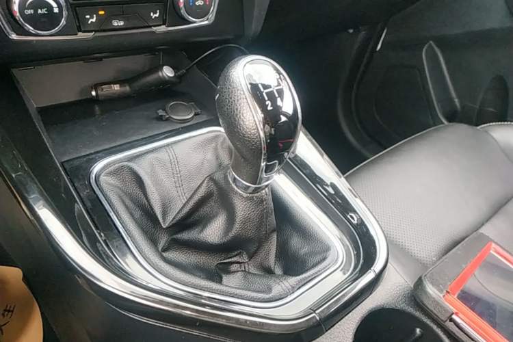Used Dongfeng Fengon S560 2019 1.8L Manual Urban Model Gear Lever