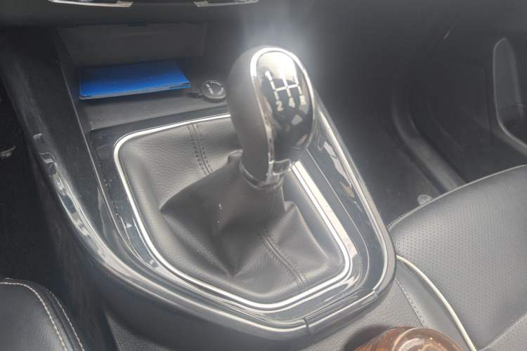 Used Dongfeng Fengon S560 2019 1.8L Manual Urban Model Gear Lever