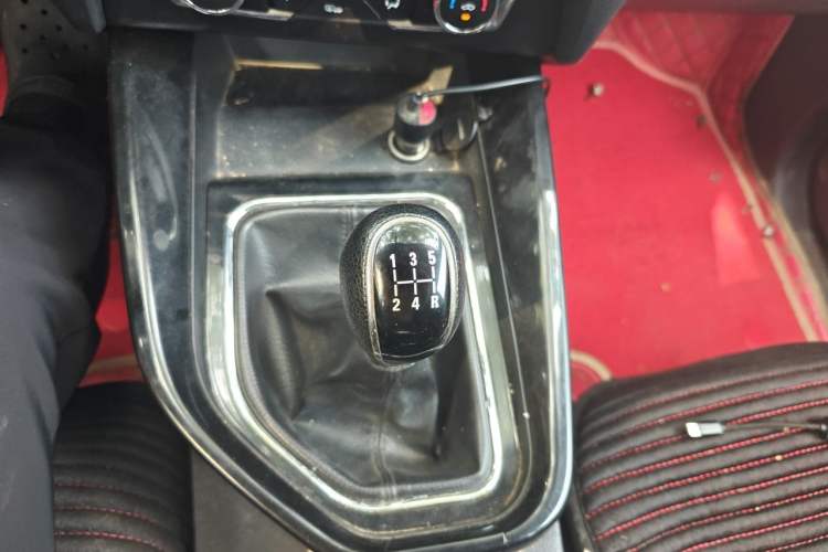 Used Dongfeng Fengon S560 2019 1.8L Manual Urban Model Gear Lever