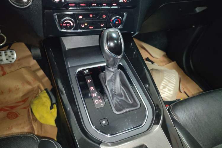 Used Dongfeng Fengon S560 2019 1.8L CVT Elite Model Gear Lever