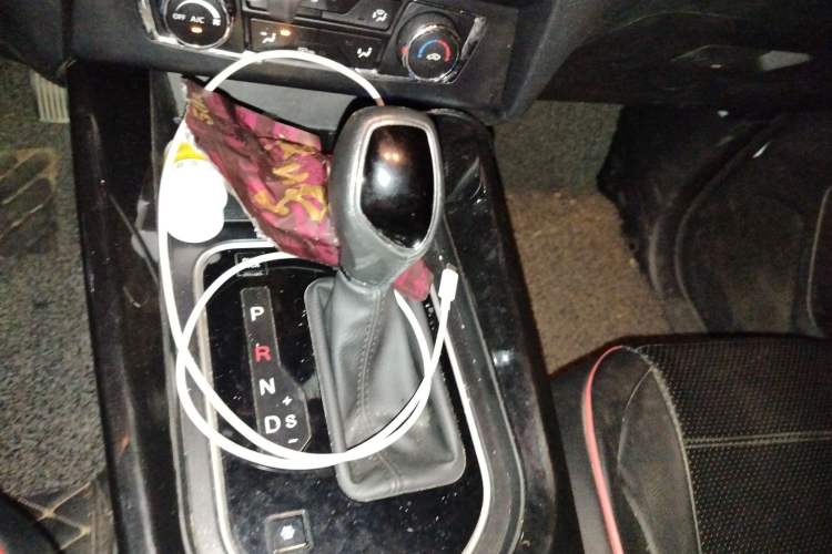 Used Dongfeng Fengon S560 2019 1.8L CVT Elite Model Gear Lever