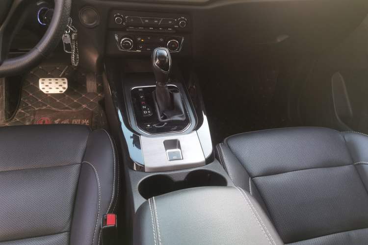 Used Dongfeng Fengon S560 2019 1.8L CVT Elite Model Gear Lever