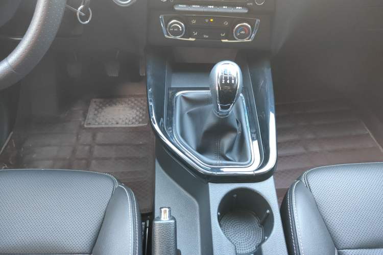 Used Dongfeng Fengon S560 2019 1.8L Manual Urban Model Gear Lever