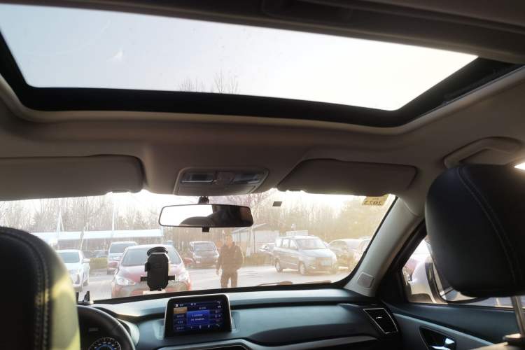 Used Dongfeng Fengon S560 2019 1.8L CVT Elite Model Headliner