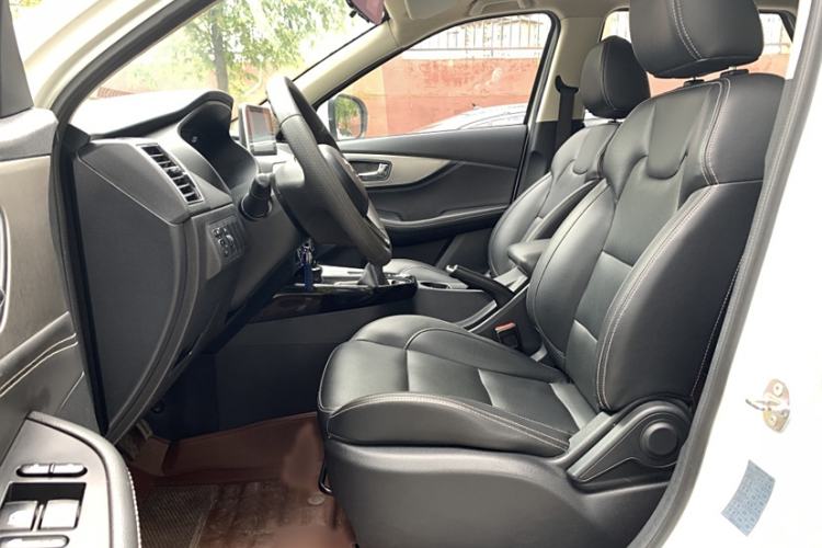 Used Dongfeng Fengon S560 2019 1.8L Manual Urban Model Interior 1