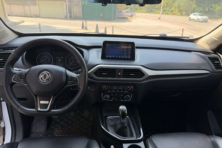 Used Dongfeng Fengon S560 2019 1.8L Manual Urban Model Interior 1