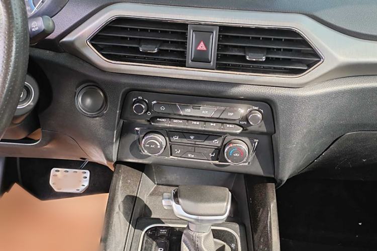 Used Dongfeng Fengon S560 2019 1.8L CVT Elite Model Interior 2
