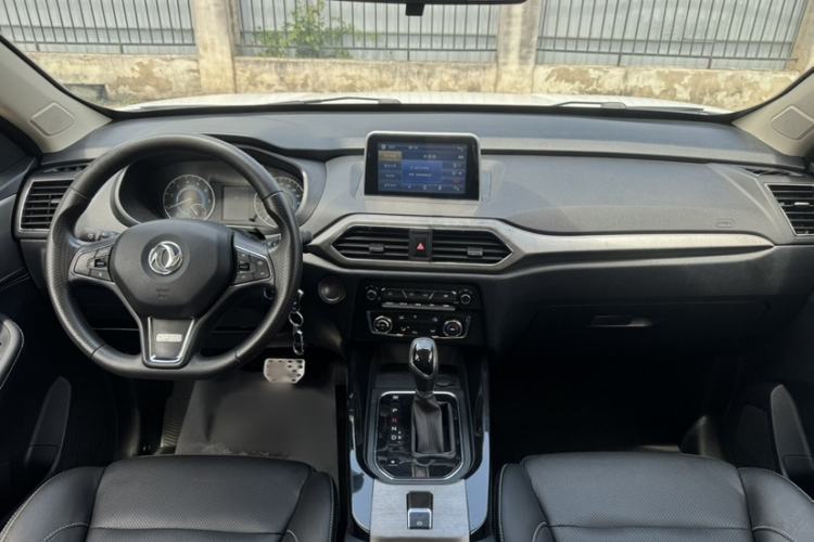 Used Dongfeng Fengon S560 2019 1.8L CVT Elite Model Interior 2